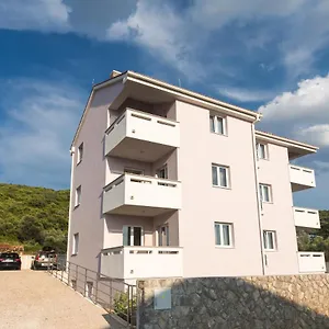 apartments-kiara-punat.primorje-gorskikotar.com/